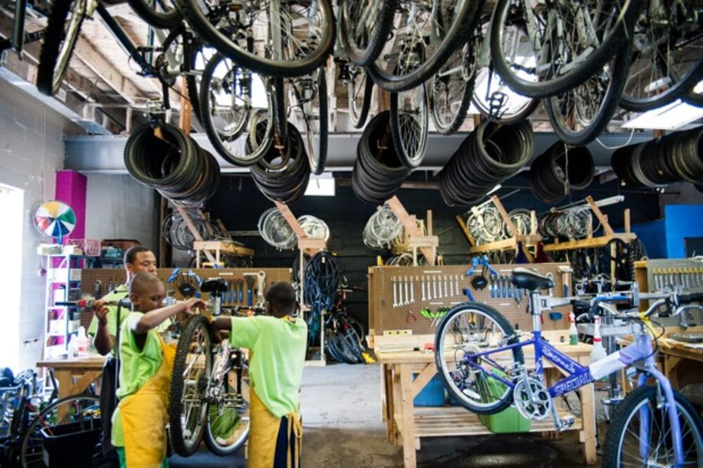 community bike repair