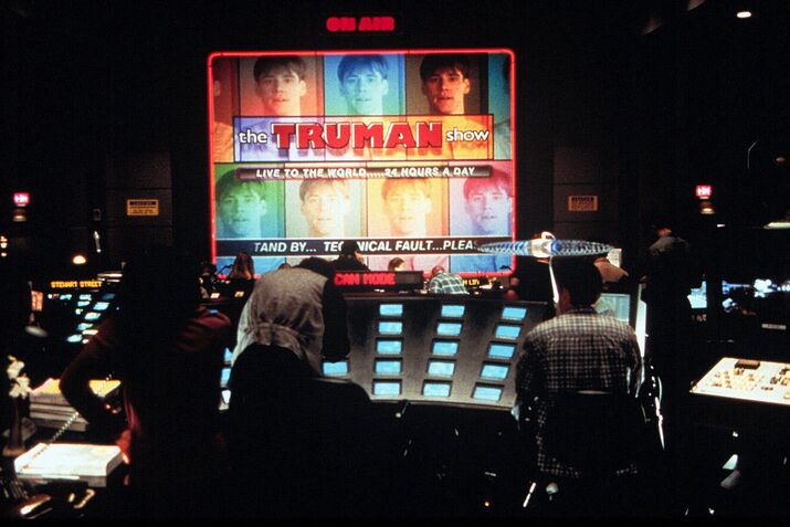 TV SHOW CONTROL ROOM, THE TRUMAN SHOW, 1998