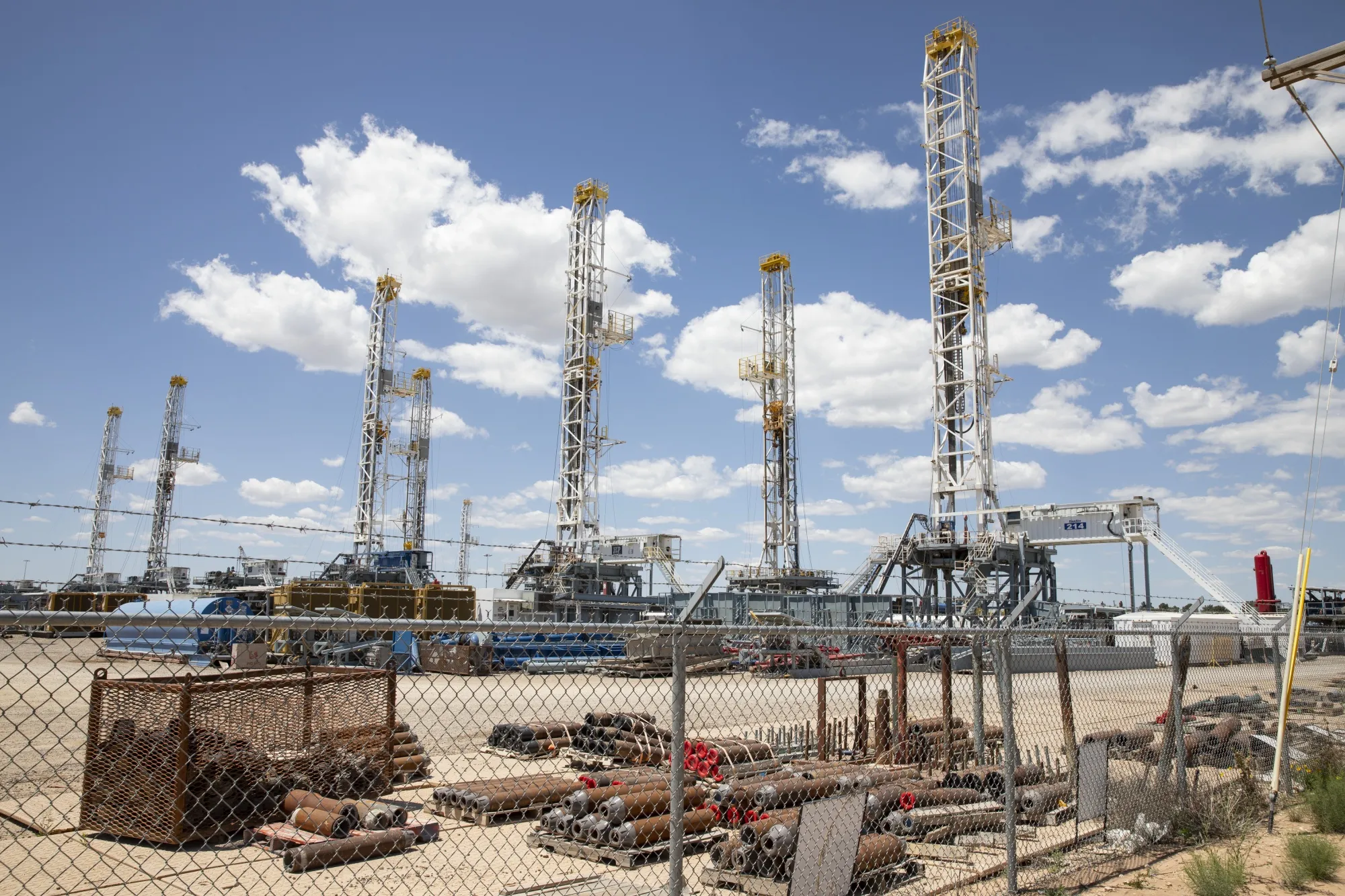 Idled drilling rigs stand&nbsp;in Midland, Texas,&nbsp;on&nbsp;April 23.&nbsp;