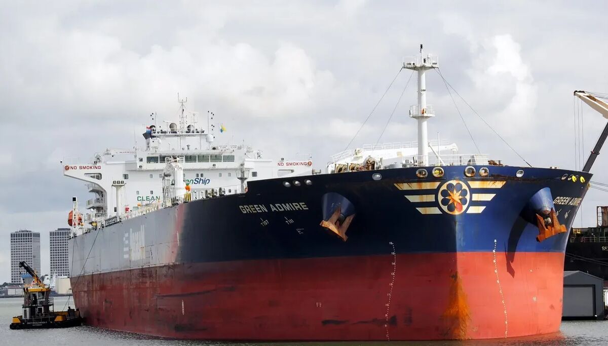 🟪"La Russia sequestra il tanker liberiano Green Admire nelle sue acque territoriali"