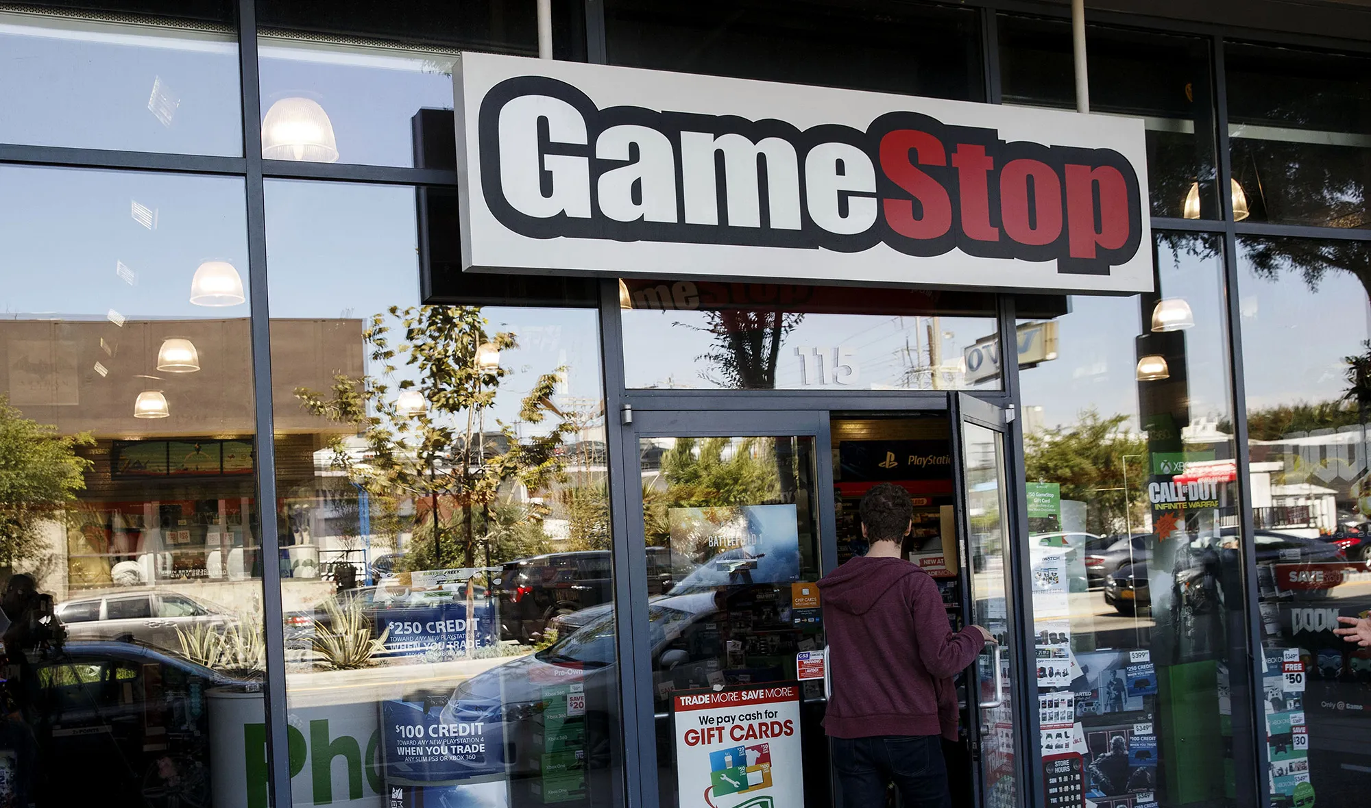 A GameStop&nbsp;store in West Hollywood, California.