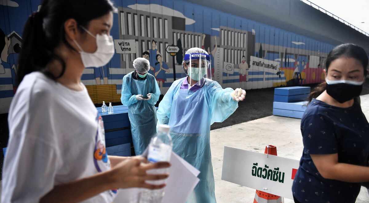 Thailand Aims To Boost Vaccines By 50 To Reopen For Tourists Bloomberg   1200x660 