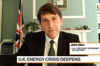 U.K. Power Firms Stop Taking New Customers as Crisis Escalates