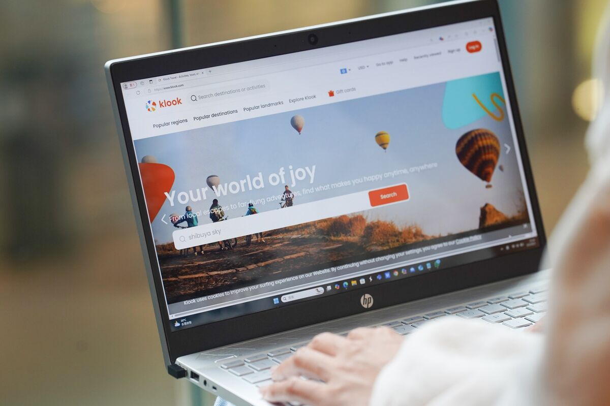 SoftBank-Backed Travel App Klook Files for US IPO Amid Shutdown