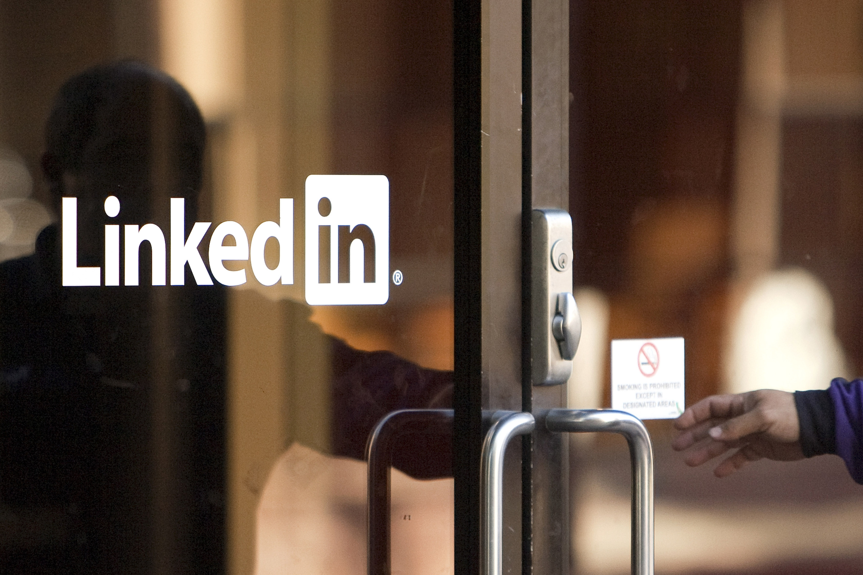 Its Probably Not Ok To Send Naked Pictures On Linkedin Bloomberg