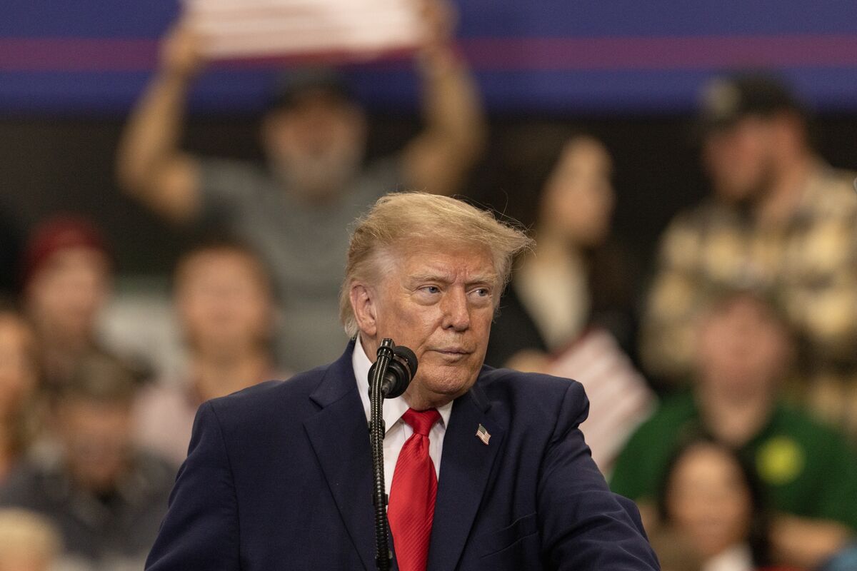 Trump's Super Intelligence Force Plans AI Risk Report and Lab Breach Warning Protocols