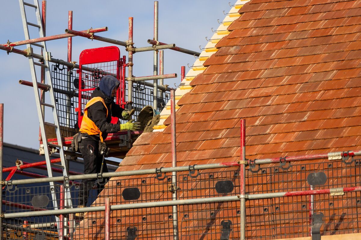 bloomberg.com - Meg Short - Barratt Redrow Plans Share Buyback as UK House Market Stalls