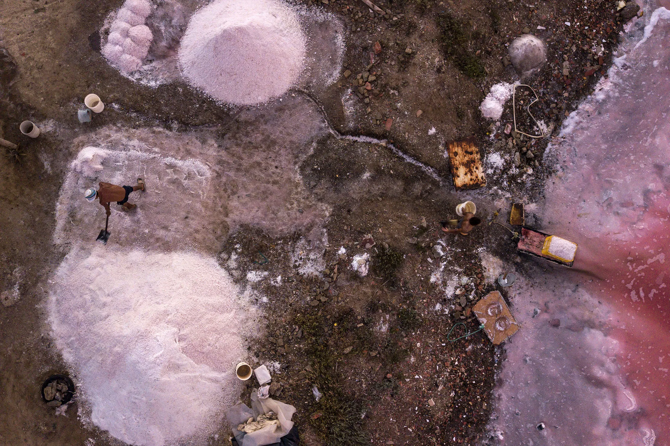 Venezuela Poverty Crisis Turns Salt Flats Into Crucial Income Source for  Locals - Bloomberg