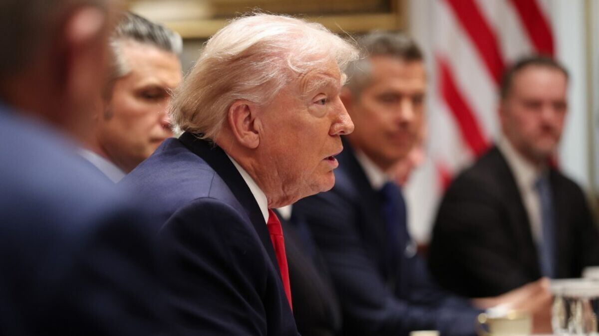 Trump Orders Reopening of Venezuela Airspace
