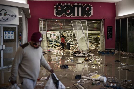 As Rioters Overwhelm Police, South African Civilians Step In