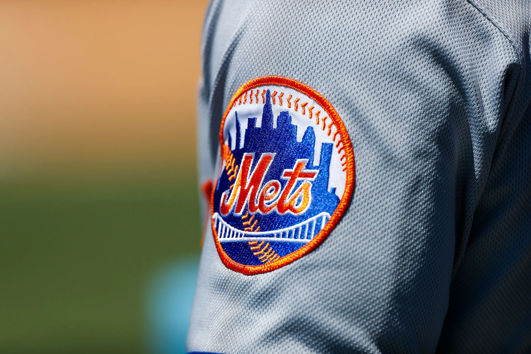 The iconic Mets logo.