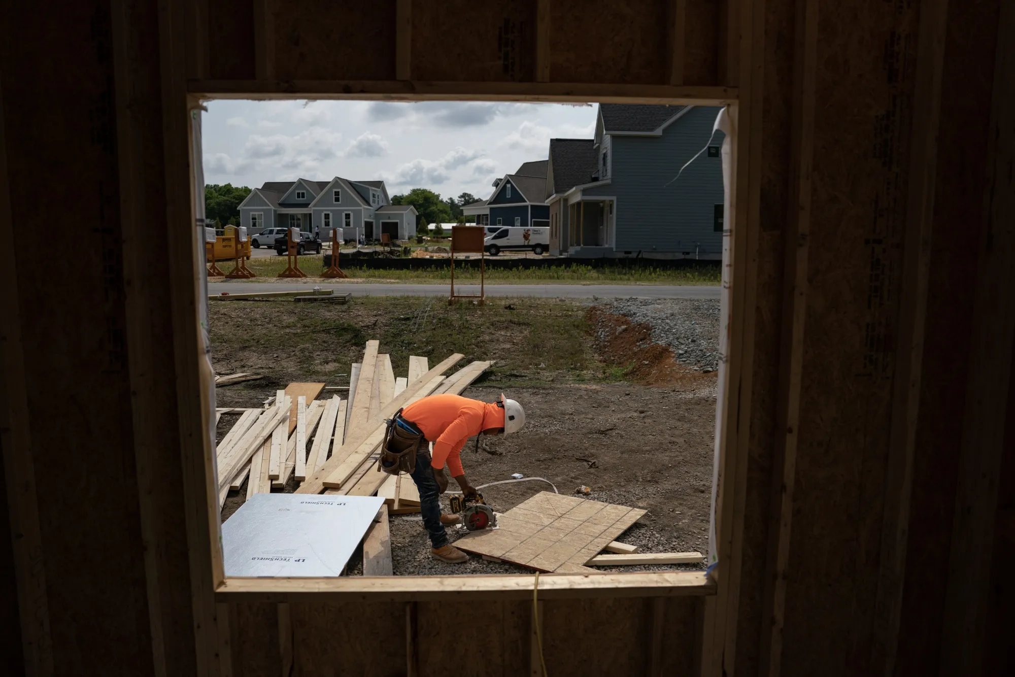 The US has a dearth of housing.