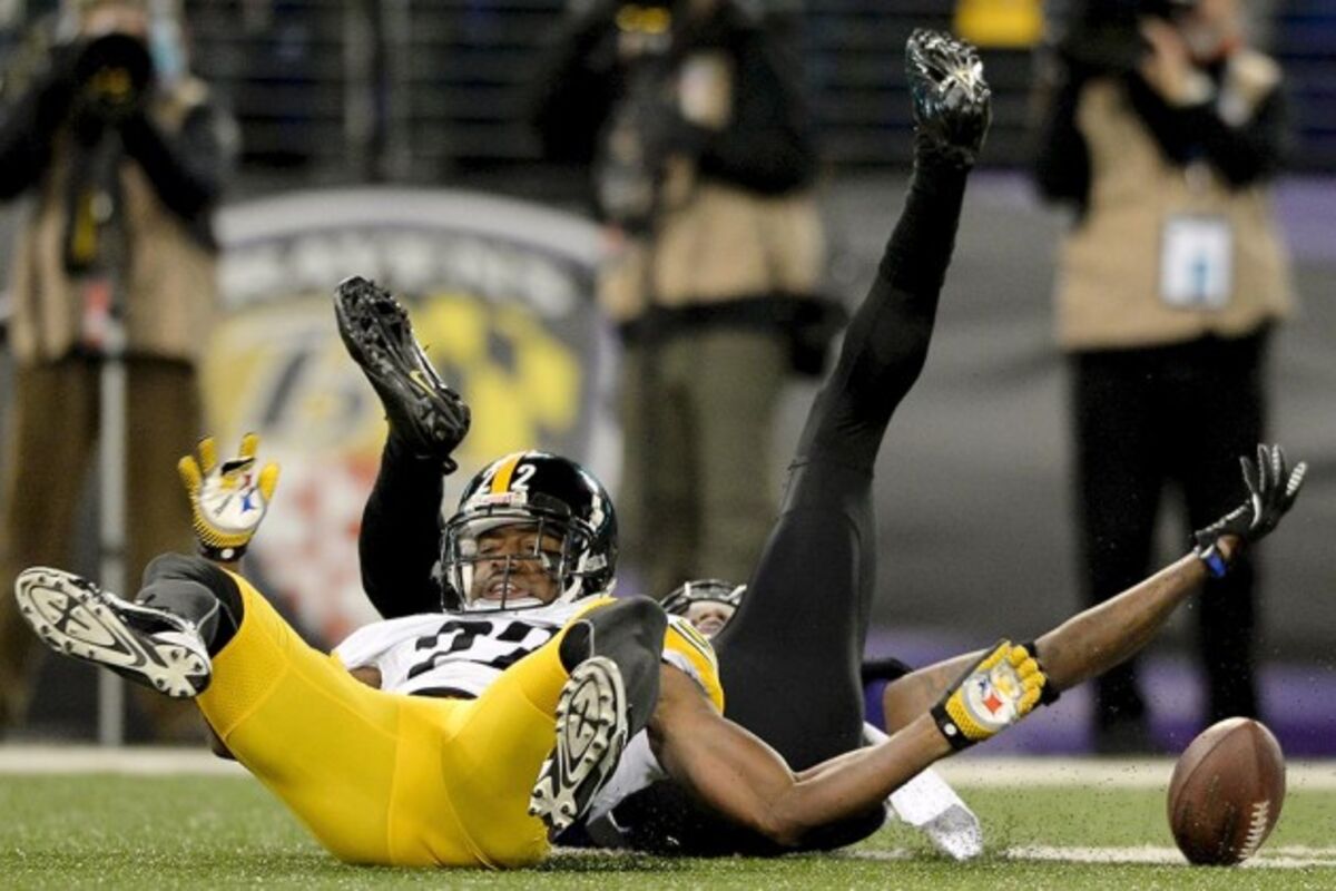 PHOTO: Ray Rice has group of fans at Ravens-Steelers game 