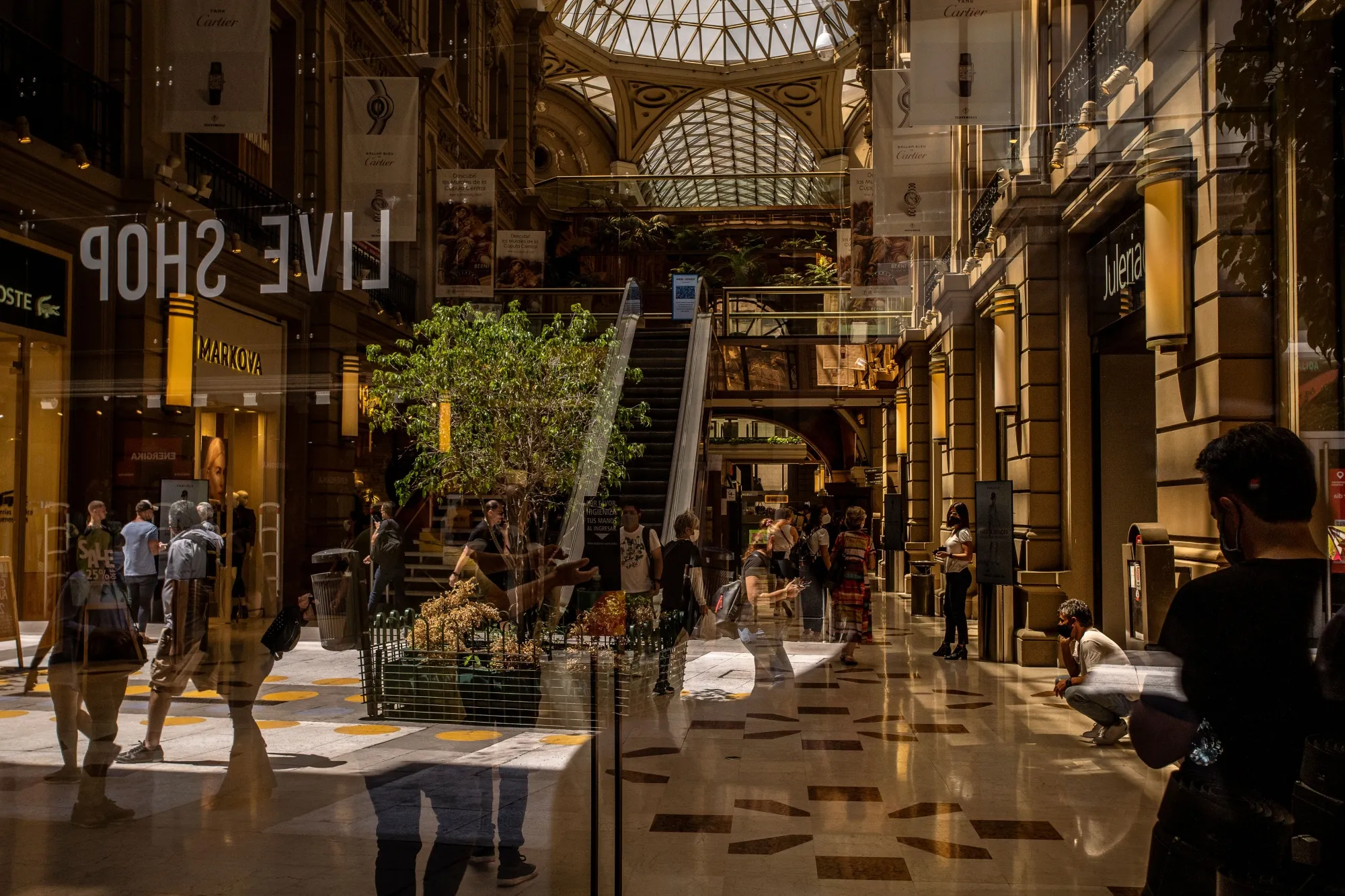 Shoppers at a mall in Buenos Aires.