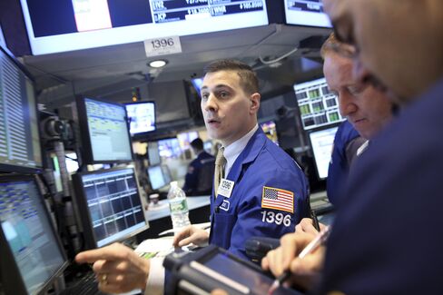 U.S. Stocks Advance Ahead of Debt-Ceiling Vote Amid Earnings