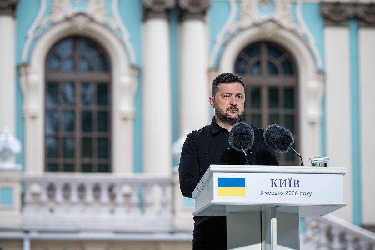 Ukraine’s Zelenskyy Proposes Peace Talks in Open Letter to Putin