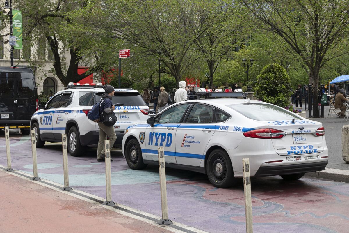 NYC Police Ramp Up Pedestrian Stops for Second Straight Year Bloomberg