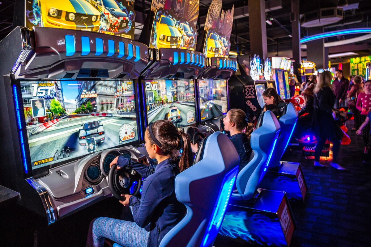 Consumers Quit Bowling, Arcades as Leisure Sector Stress Grows