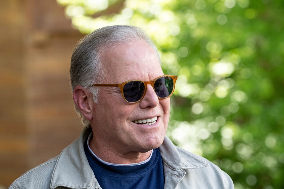 Warner CEO Zaslav Poised to Become Billionaire From Netflix Deal