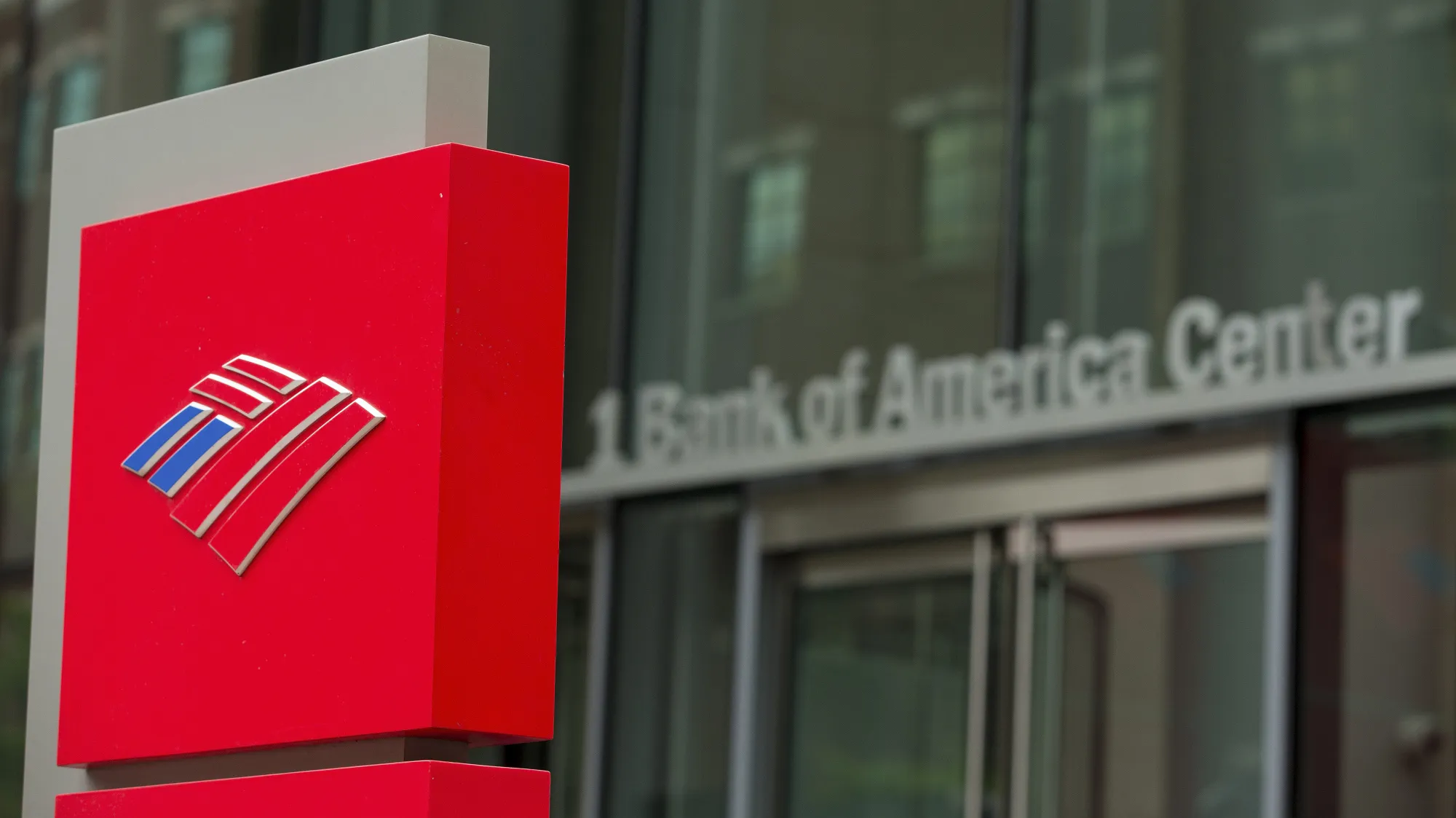 Bank of America Traders Set for Stronger Gains as Volatility Lifts ...