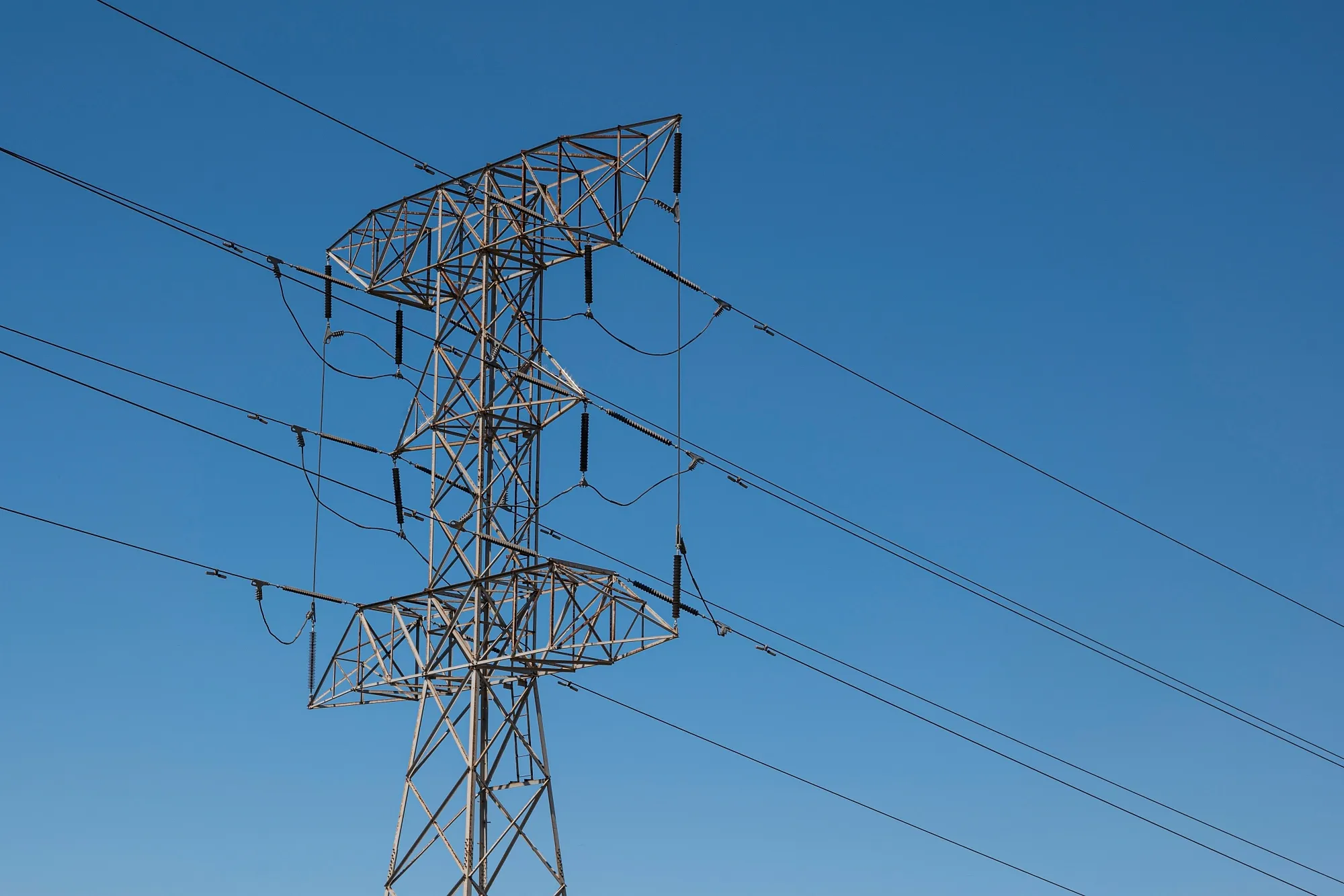 High voltage power lines in Pinole, California, U.S., June 17, 2021.&nbsp;