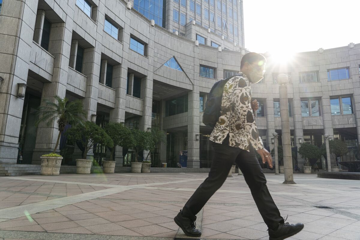 Bond-Buying Added to Bank Indonesia Toolbox in Law Overhaul - Bloomberg
