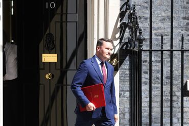 UK Prime Minister Keir Starmer Losing Fight to Stay in Power as Rebellion Spreads