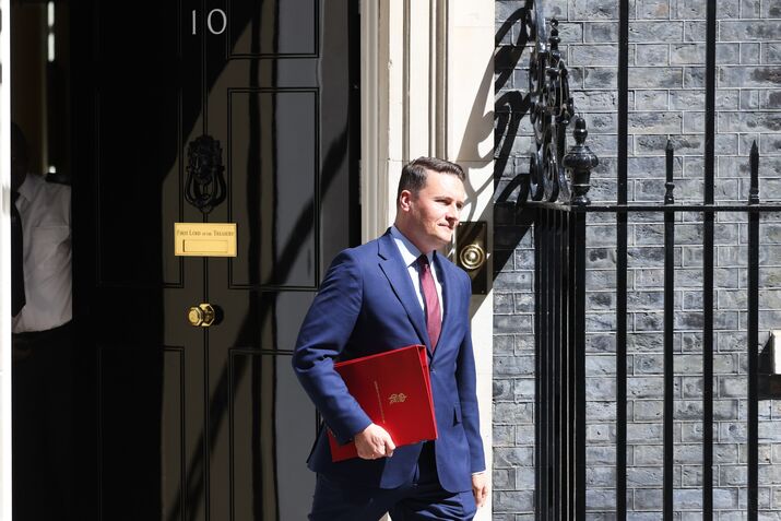 UK Prime Minister Keir Starmer Losing Fight to Stay in Power as Rebellion Spreads