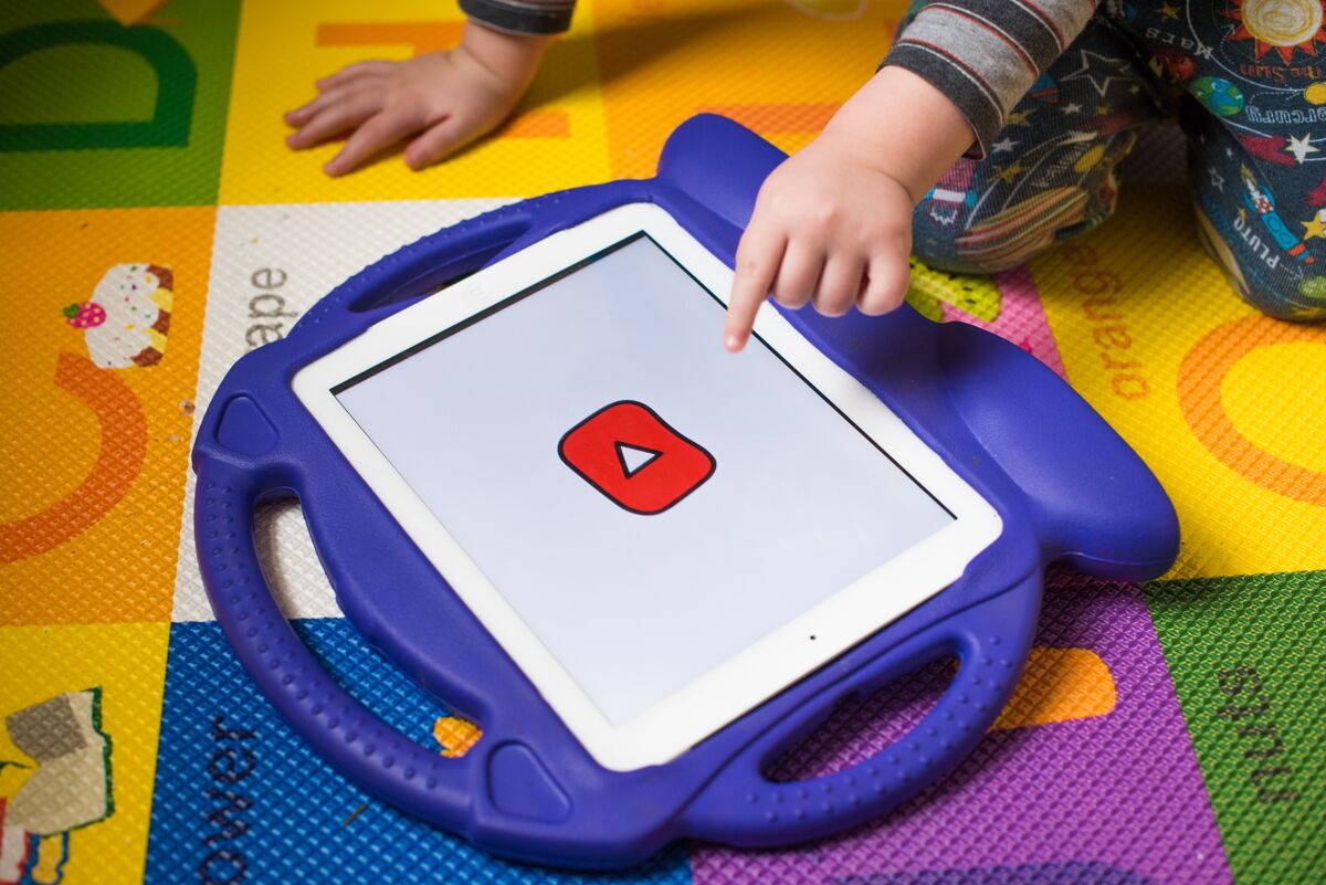 Experts Demand Ban on AI Kids Videos