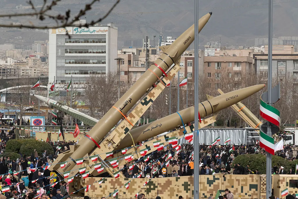 テヘランで披露されたイランのミサイル
