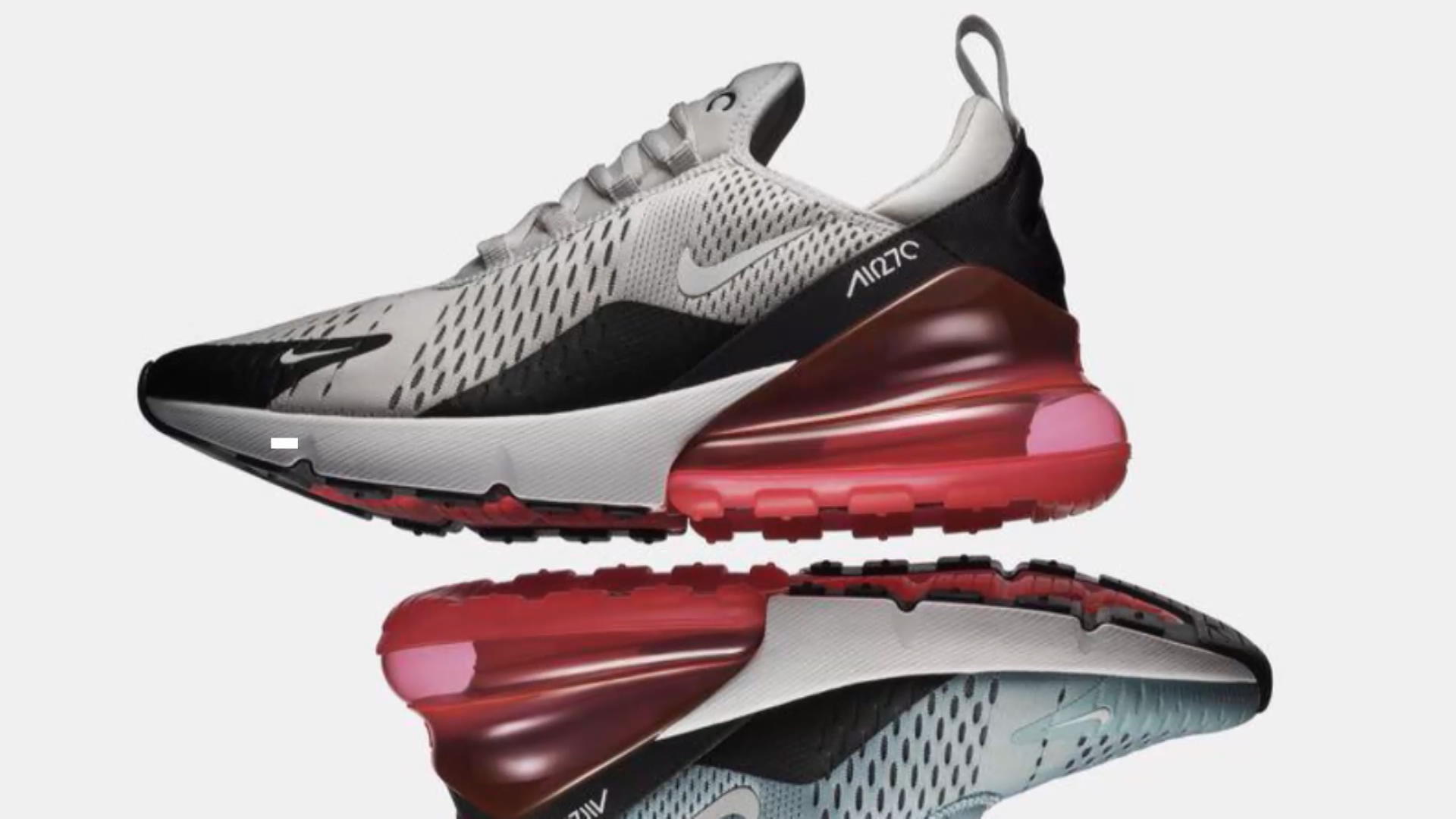 Knop plasticitet Rend Nike Faces Muslim Anger Over Alleged 'Allah' in AirMax Logo - Bloomberg