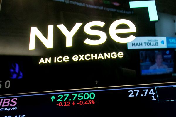 The New York Stock Exchange As Stocks Fall