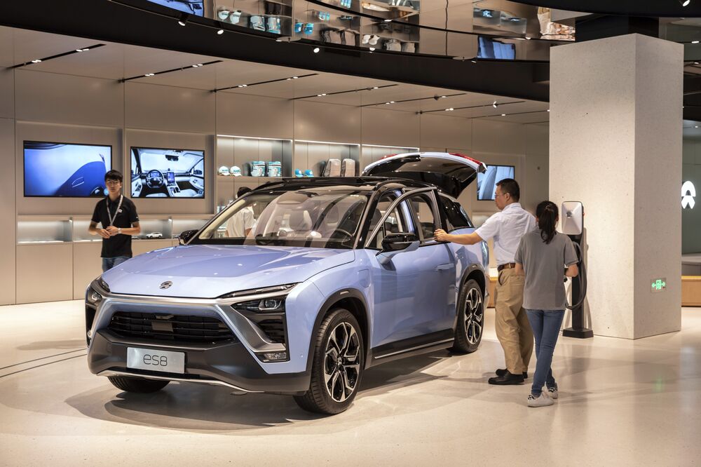 China S Tesla Wannabe Nio Gets Mixed Early Reviews From Ysts Inside Chinese Electric Car Maker Nio Inc S Shanghai Showroom