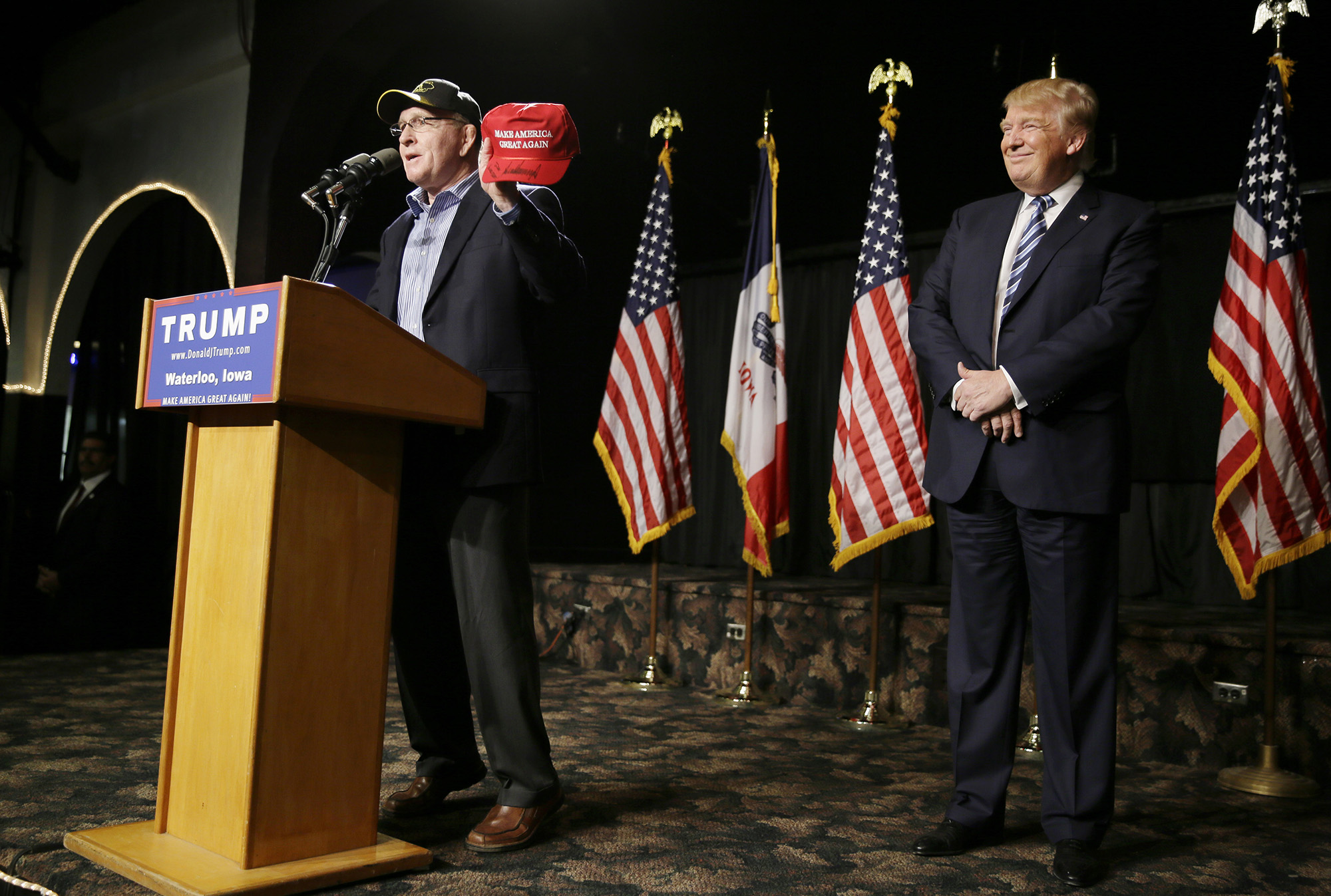 Trump to Award Iowa Wrestling Icon Dan Gable Medal of Freedom - Bloomberg