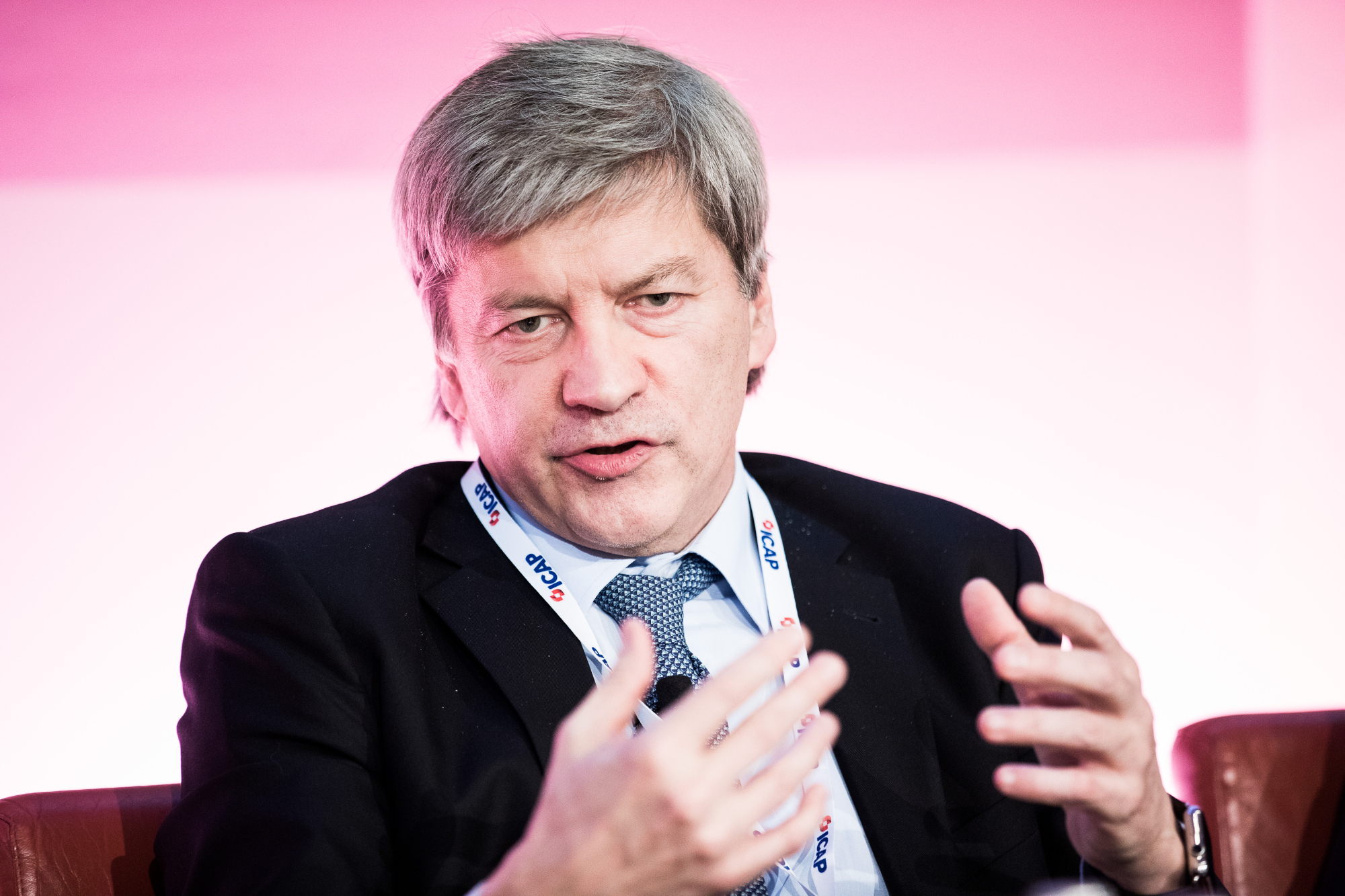 Raiffeisen To Decide on Extra Dividend Within Weeks, CEO Says Bloomberg