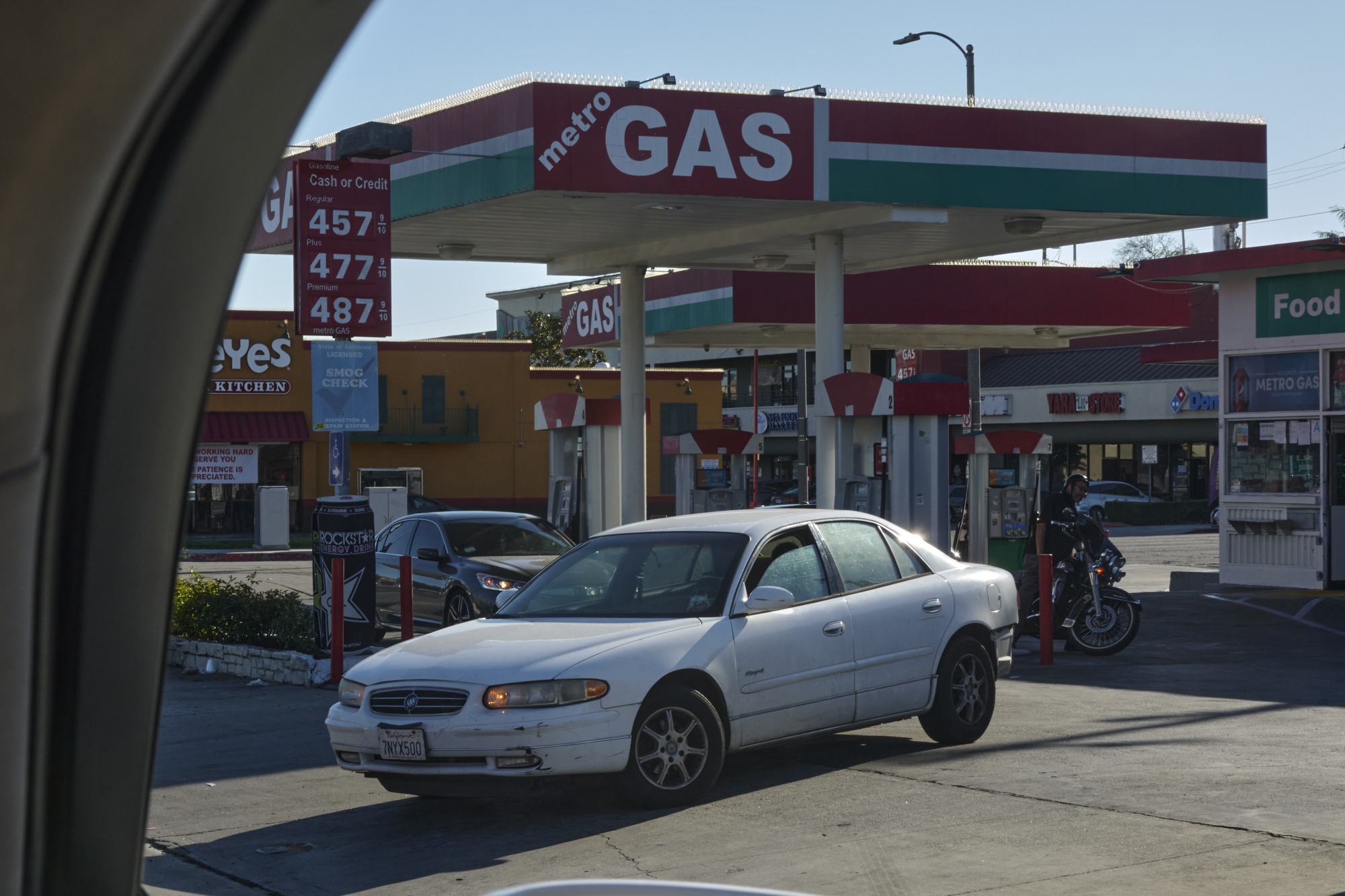 Will Los Angeles Join a Ban on New Gas Stations? - Bloomberg