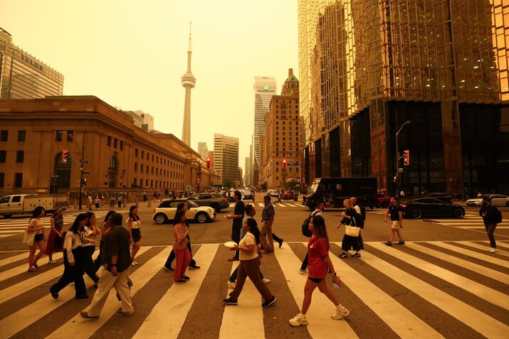 TOPSHOT-CANADA-ENVIRONMENT-FIRES-AIR QUALITY