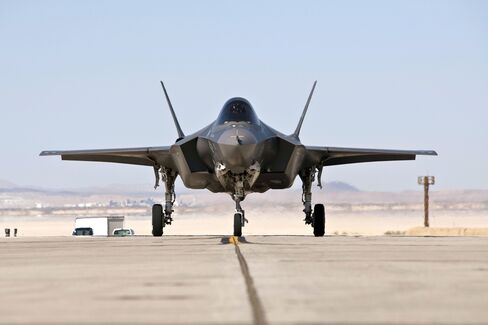Air Force Training on F-35s With Balky Radar, Limited Visibility