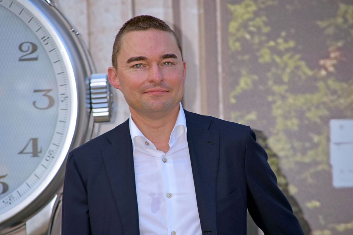 Windhorst Restructures H2O Debt He Was Supposed to Buy Back Bloomberg