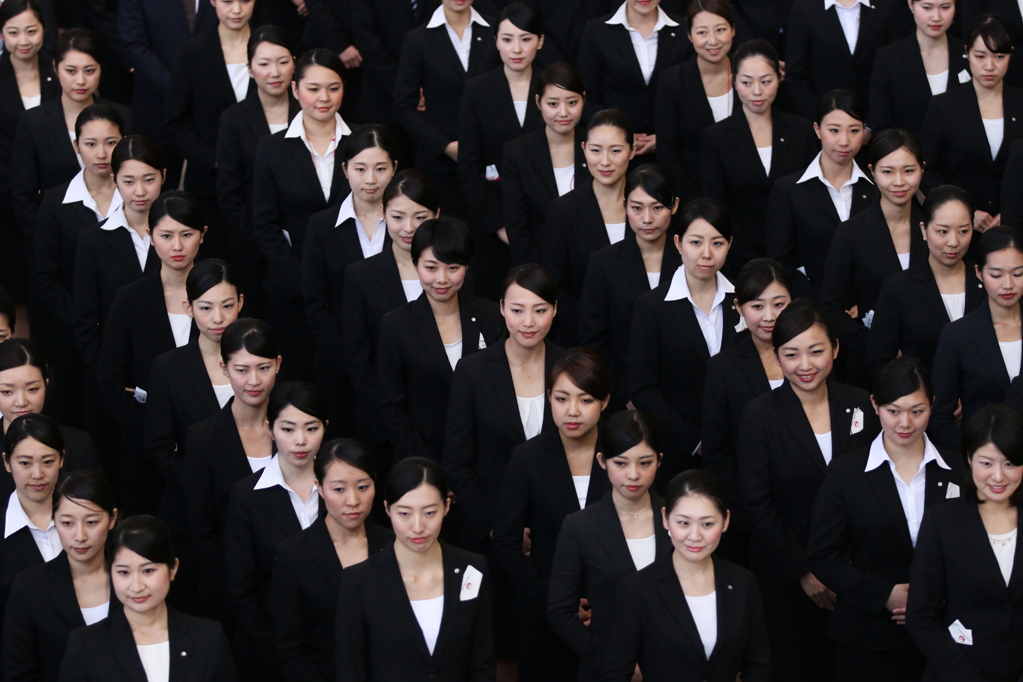 Japanese women's suits group photo Watch Abe's 'Womenomics' for Japan Hasn't Fixed the Problem (Yet) -  Bloomberg