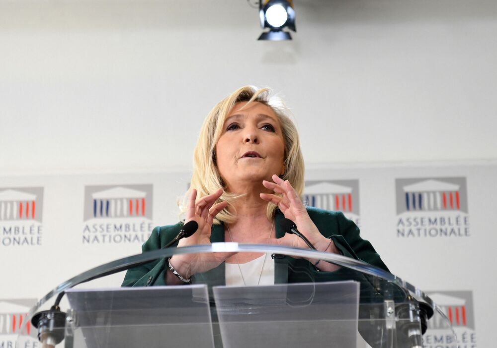 France Elections Marine Le Pen Reckons She Ll Be President Next Year Bloomberg