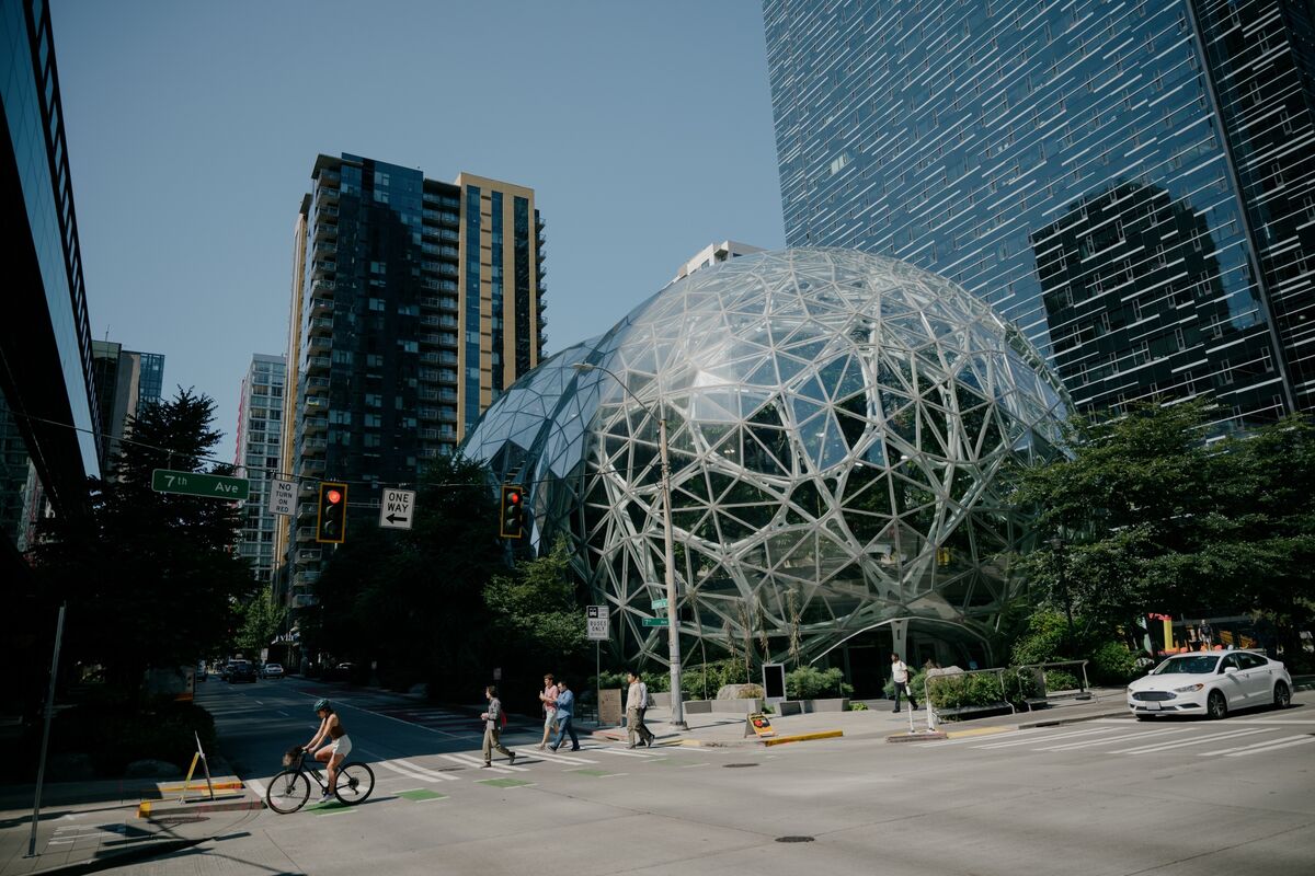 Amazon’s Five-Day Office Mandate Isn’t as Strict as it Sounds - Bloomberg