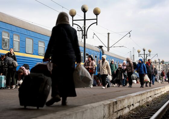 The Trains of Ukraine Go to War