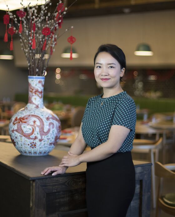 After Covid Backlash, U.S. Neighborhoods Rally Behind Chinese Restaurants