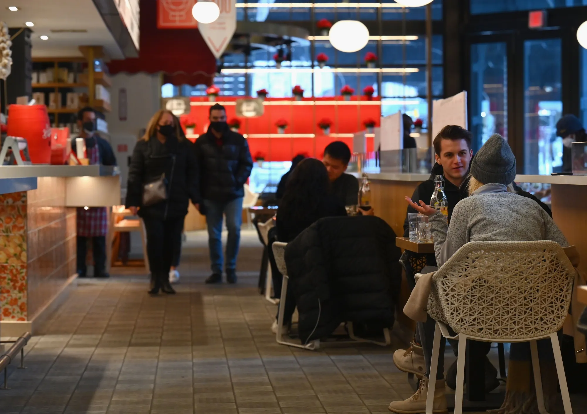 People dine at a restaurant&nbsp;in New York City.