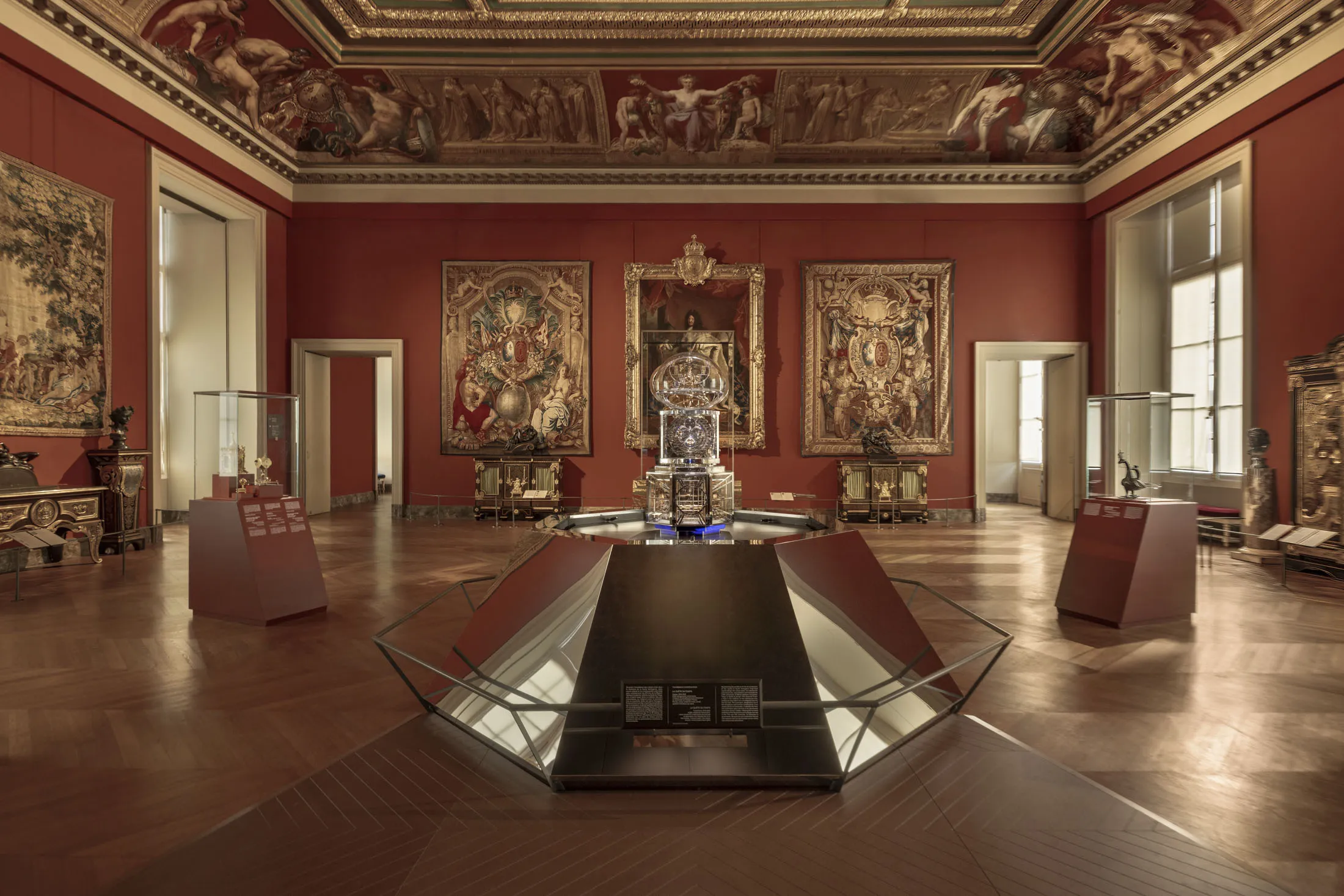 La Quête du Temps in Paris, under the watchful eye of Louis XIV.
