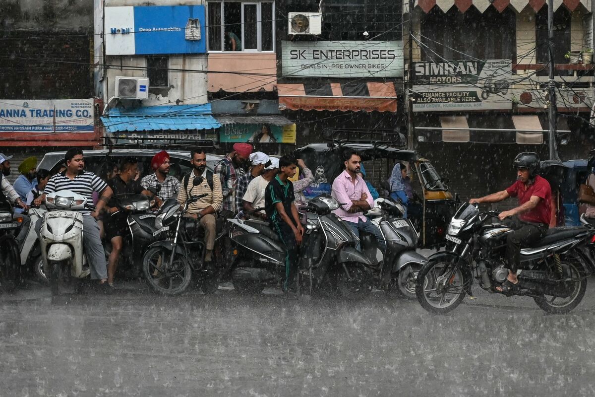 India’s Uneven Monsoon Rains Deepen Crop and Inflation Risks