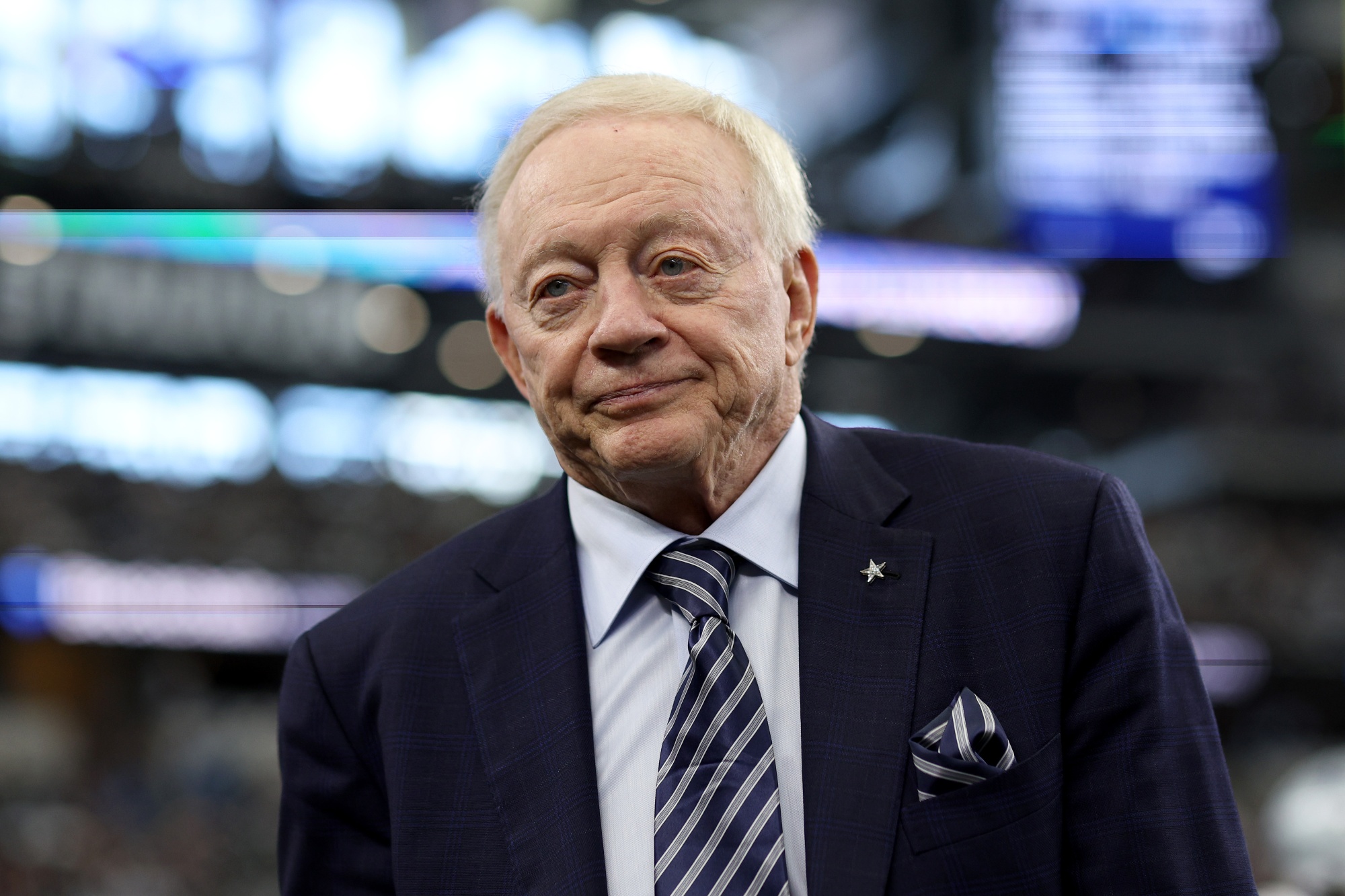 Dallas Cowboys Owner Jerry Jones Stands by NFL's Broadcast Model at Trial -  Bloomberg