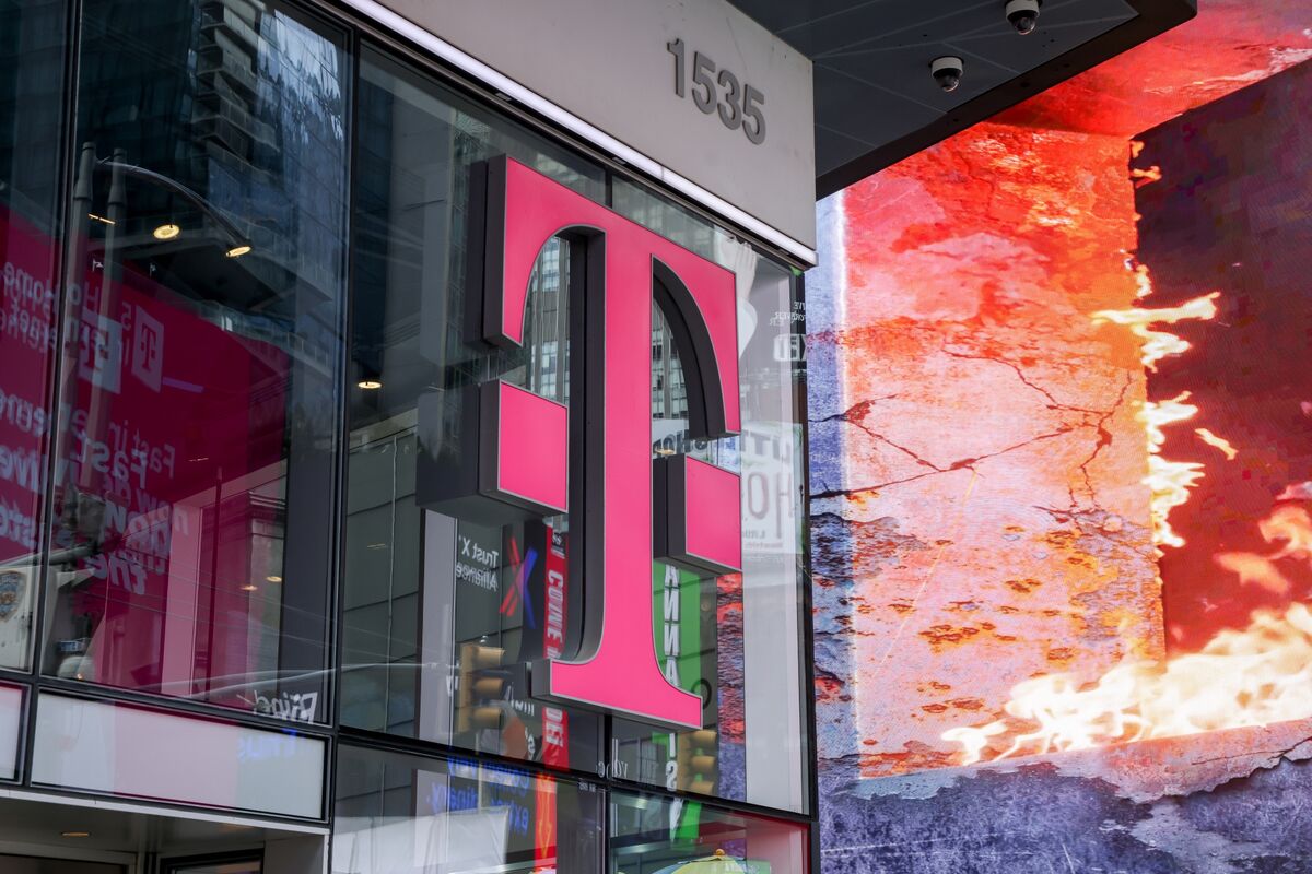 bloomberg.com - Kelcee Griffis - T-Mobile Adds Financing for New Phone Fees to Sweeten Upgrades