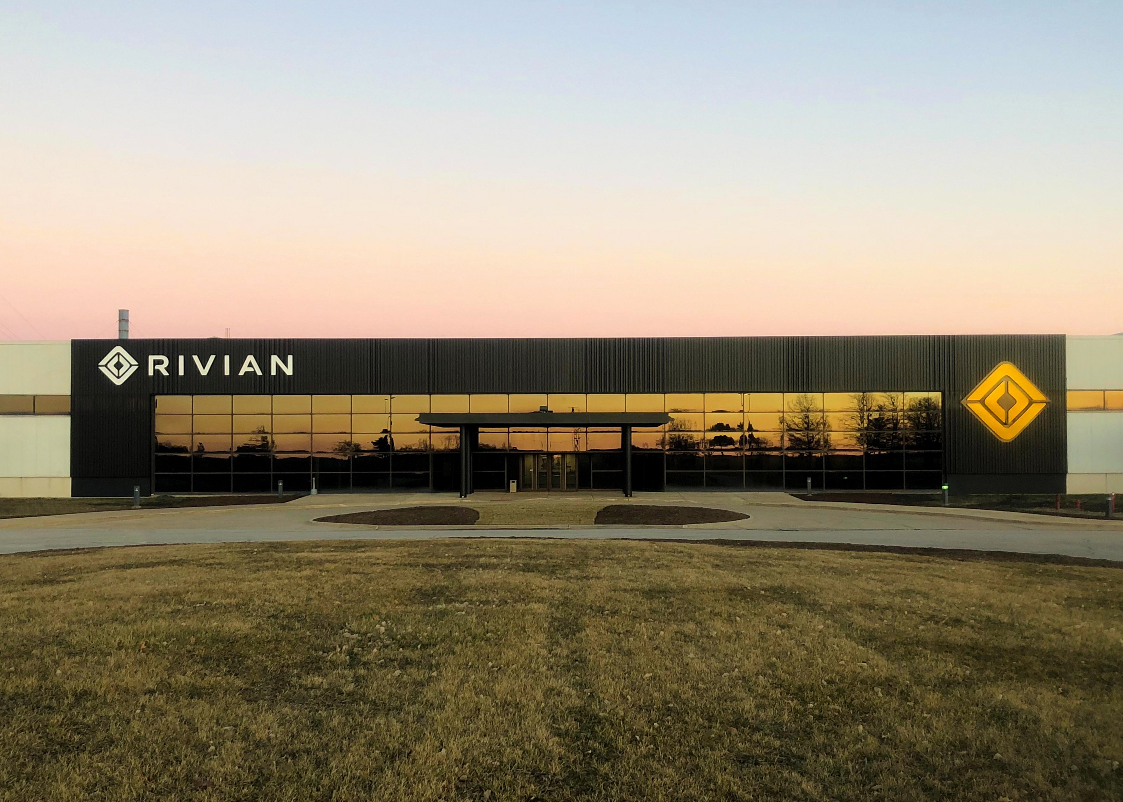 relates to Rivian's Tesla Alums Lead Charge as Debut Nears for First Three EVs